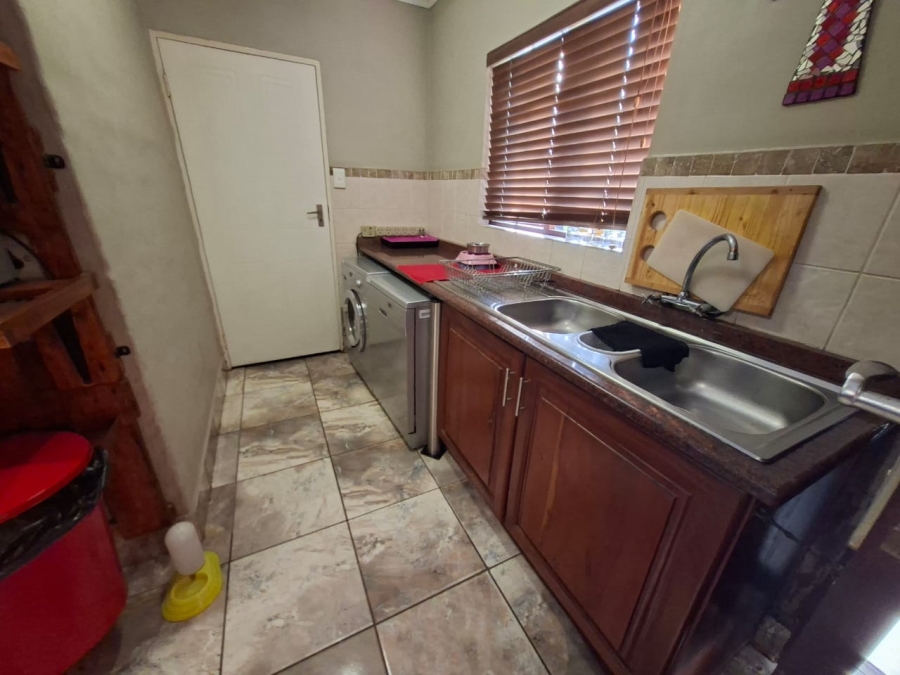 4 Bedroom Property for Sale in Waterval East North West